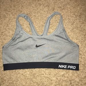Women’s sports bra